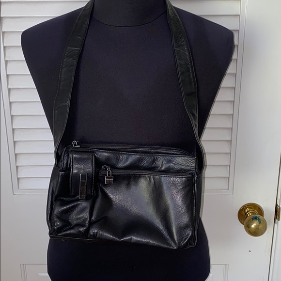 Perlina New York Leather Over the Shoulder Bag - Picture 4 of 5